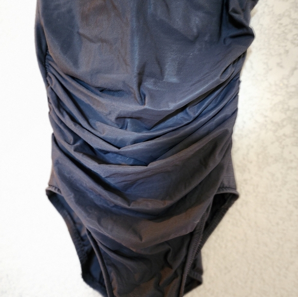 Miraclesuit One Piece Size 12us Color Black - Picture 2 of 6